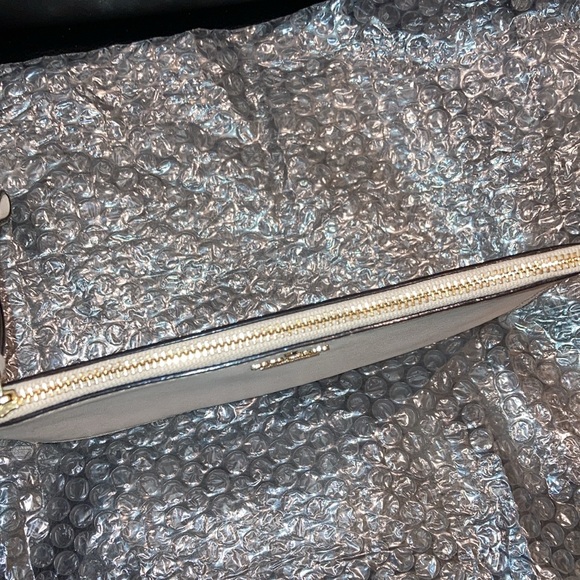 Kate Spade Pink Wristlet - Picture 5 of 13